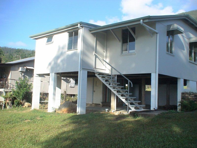 4 Brannigan Street, Tully QLD 4854