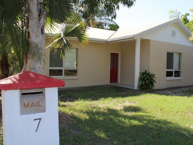7 Holland Street, Wongaling Beach QLD 4852