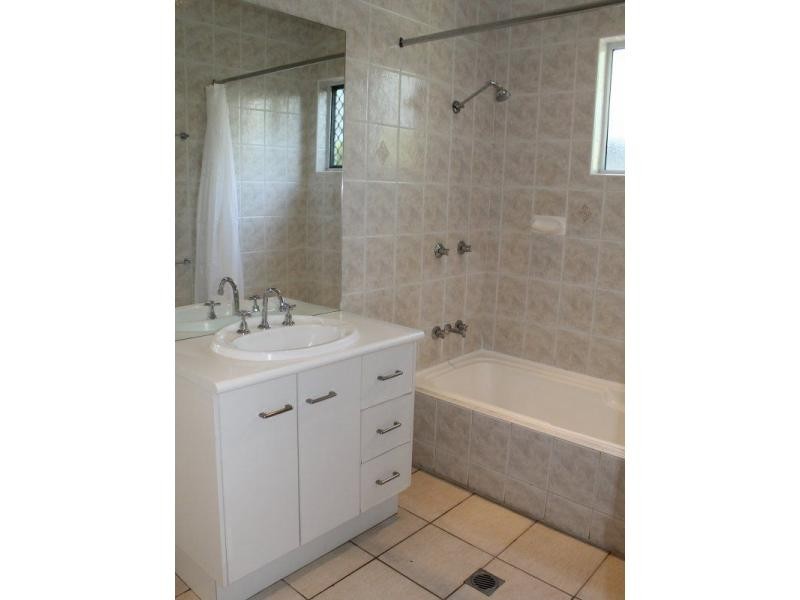7 Holland Street, Wongaling Beach QLD 4852