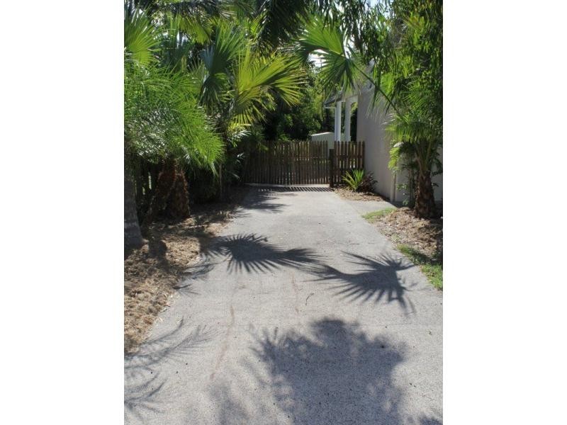 7 Holland Street, Wongaling Beach QLD 4852