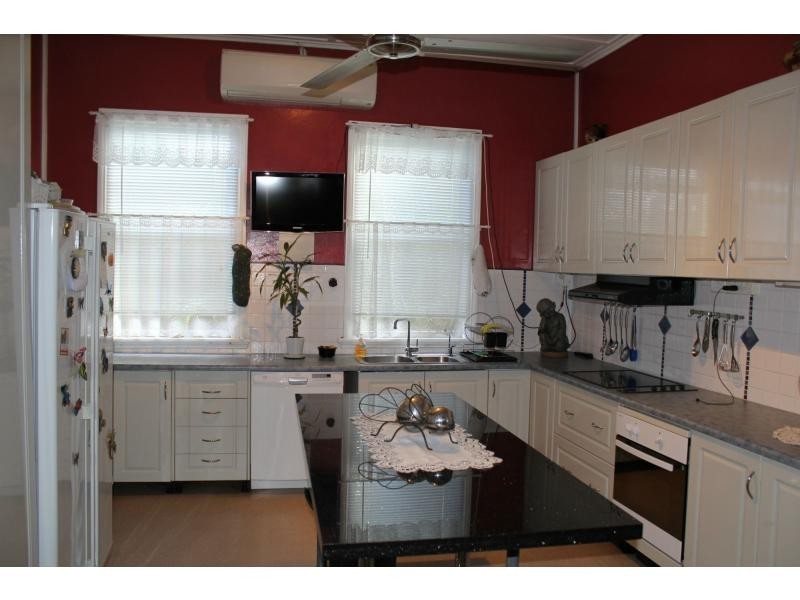 6 Walter Lever Estate Road, Silkwood QLD 4856