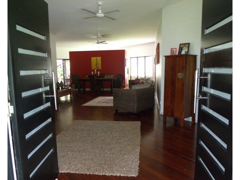 20 Kent Close, Mission Beach QLD 4852