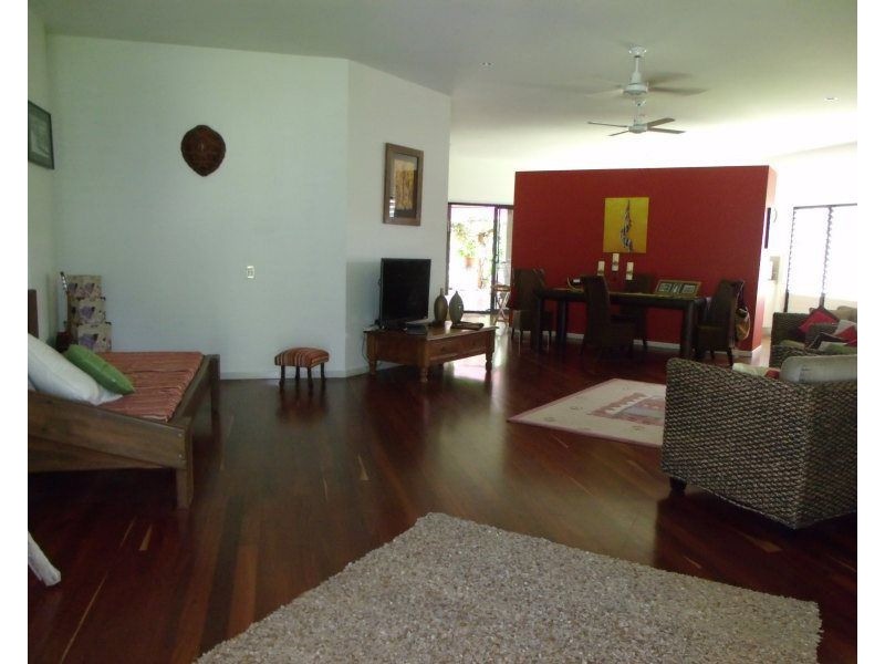 20 Kent Close, Mission Beach QLD 4852