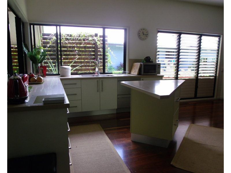 20 Kent Close, Mission Beach QLD 4852