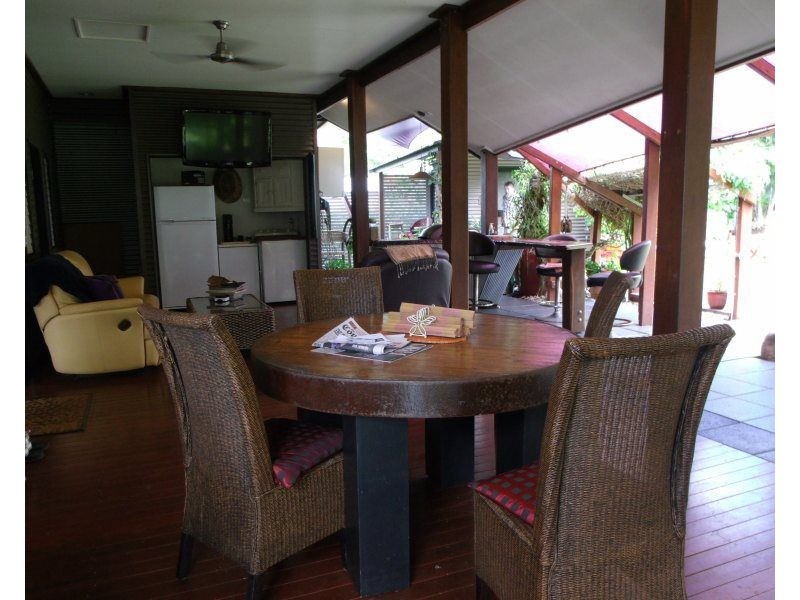 20 Kent Close, Mission Beach QLD 4852