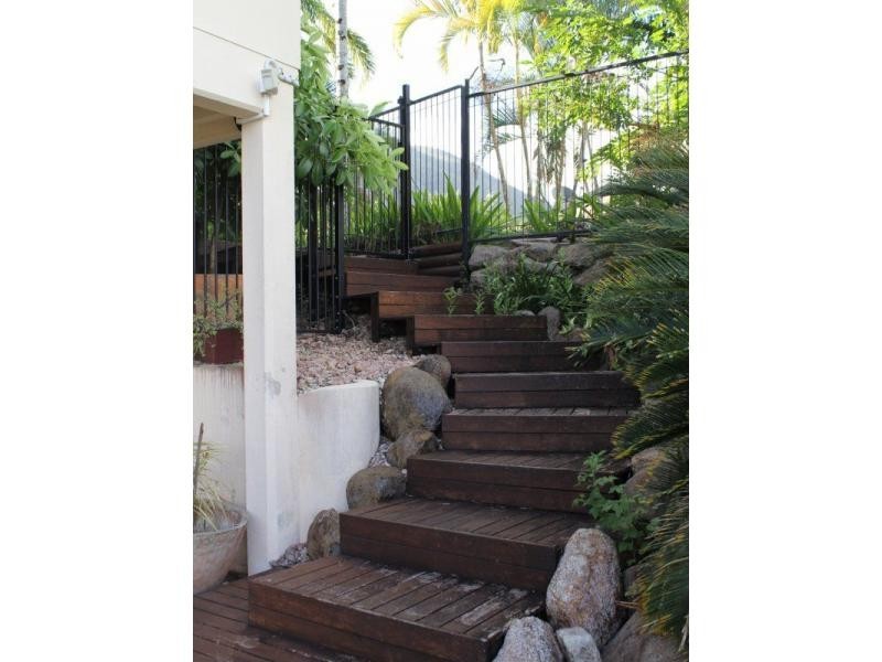 50 McQuillen Street, Tully QLD 4854