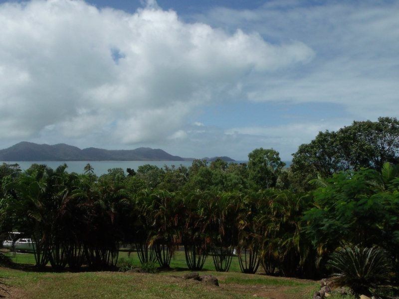 28 Mission Drive, South Mission Beach QLD 4852