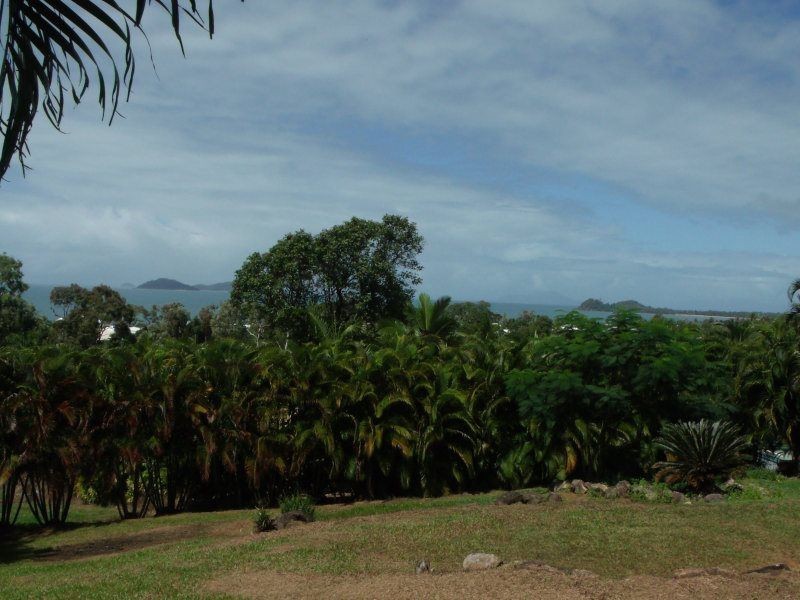 28 Mission Drive, South Mission Beach QLD 4852