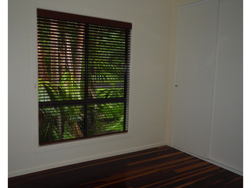 4 Commodore Street, South Mission Beach QLD 4852