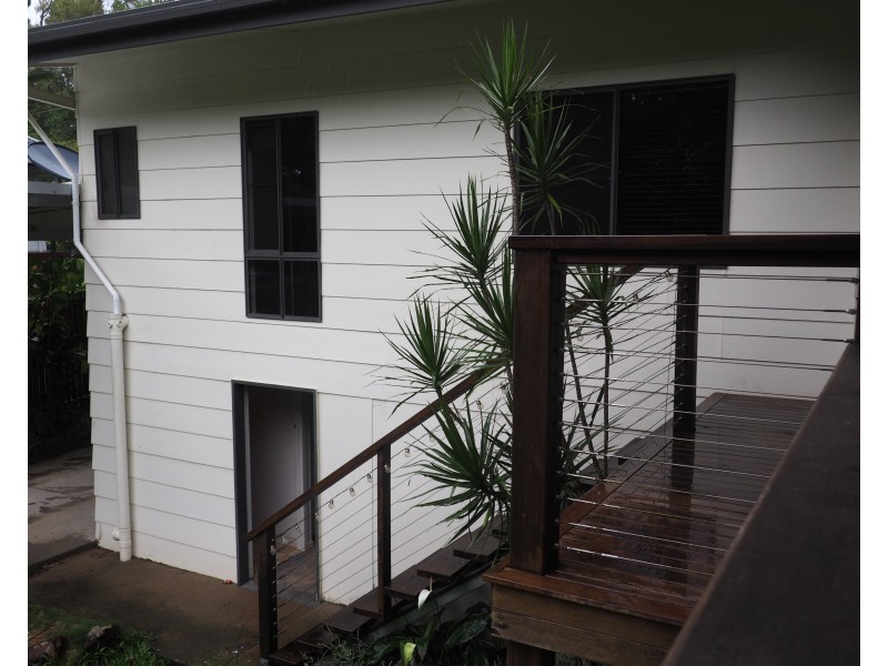 4 Commodore Street, South Mission Beach QLD 4852