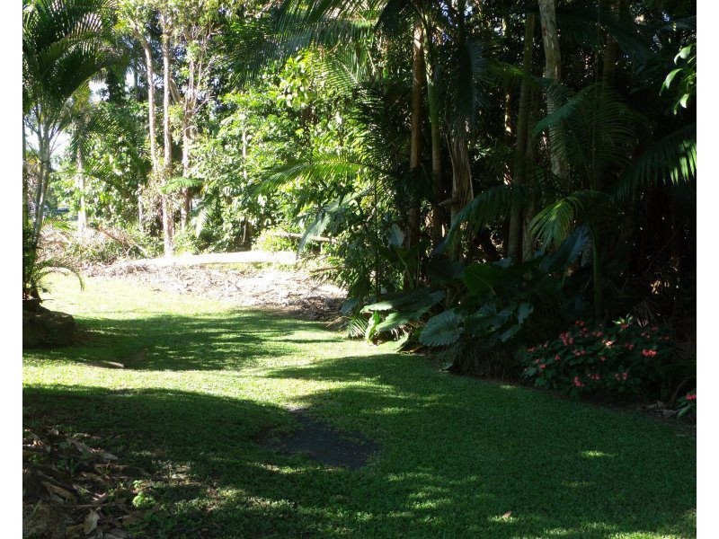 4 Commodore Street, South Mission Beach QLD 4852