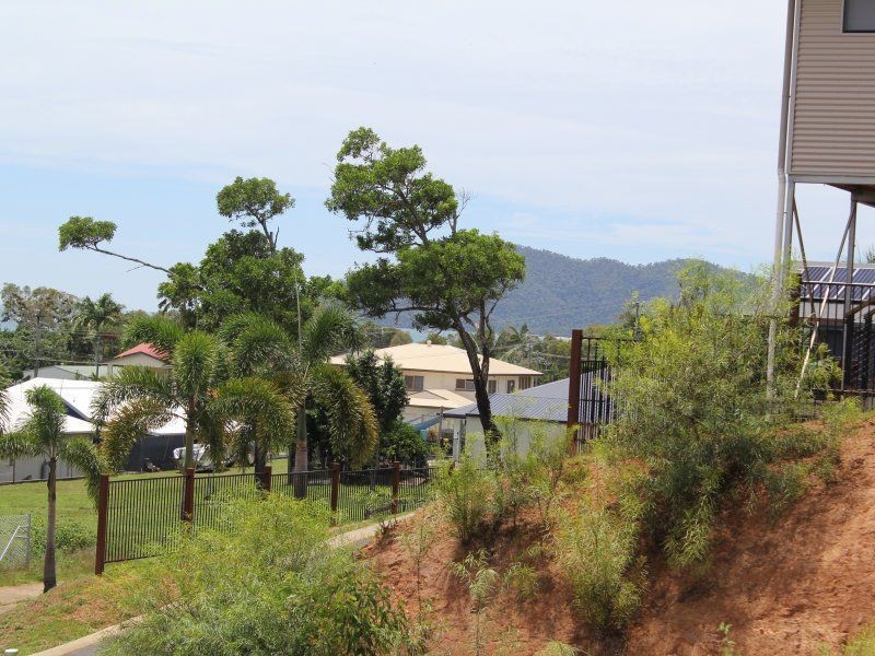 13 Riverside Terrace, South Mission Beach QLD 4852