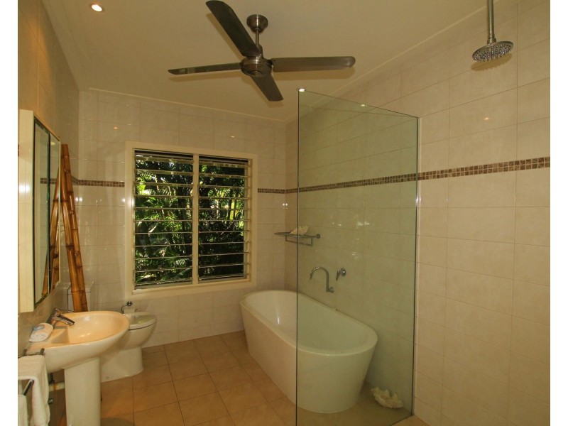 16 Reid Road, Wongaling Beach QLD 4852