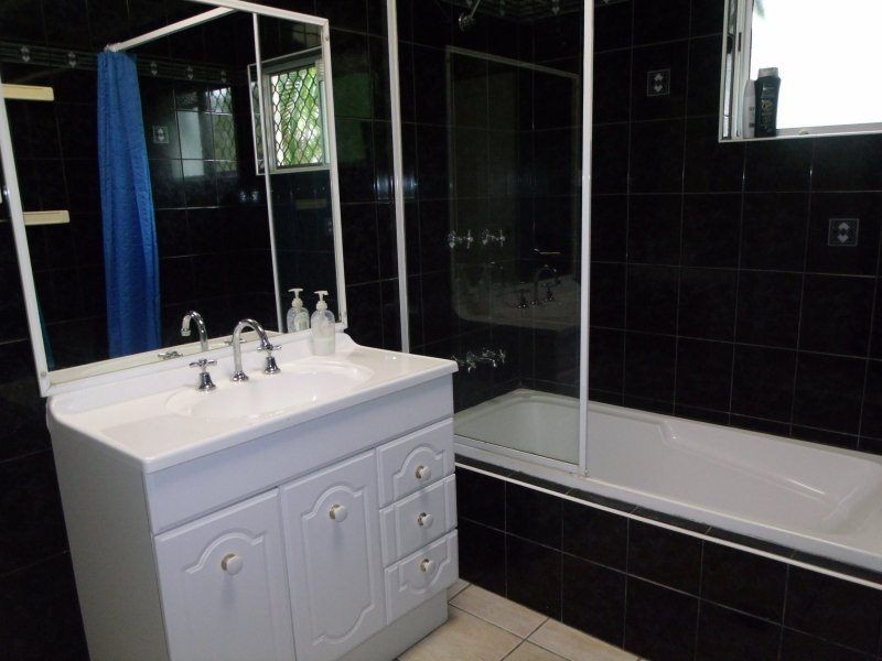 4 Hutchison Close, Mission Beach QLD 4852