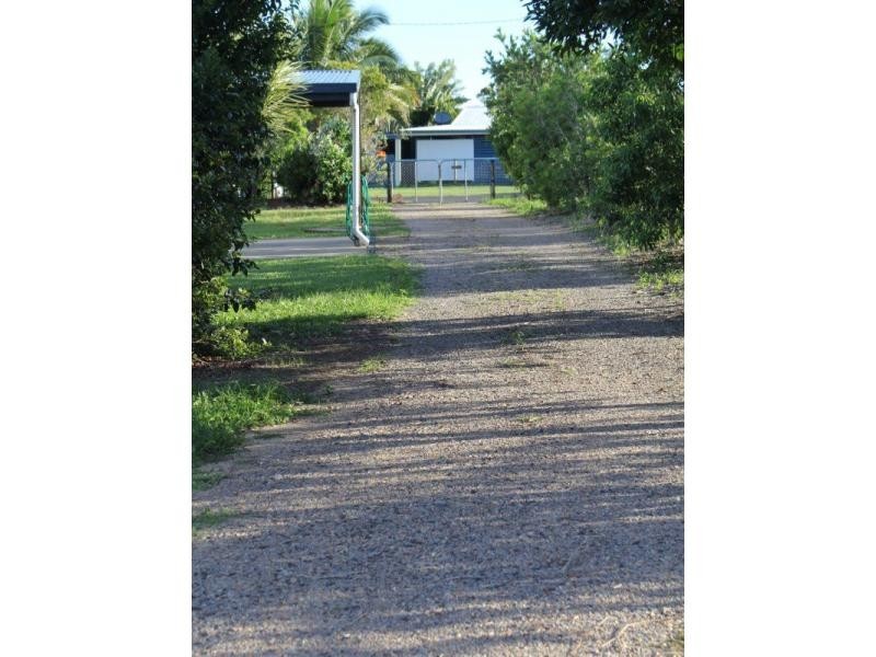 6 Grevillea Street, Tully Heads QLD 4854