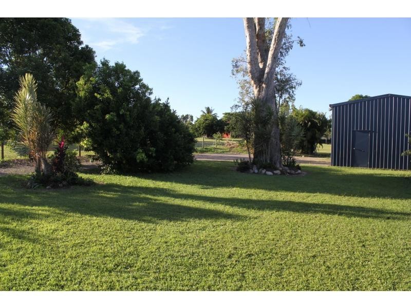 6 Grevillea Street, Tully Heads QLD 4854