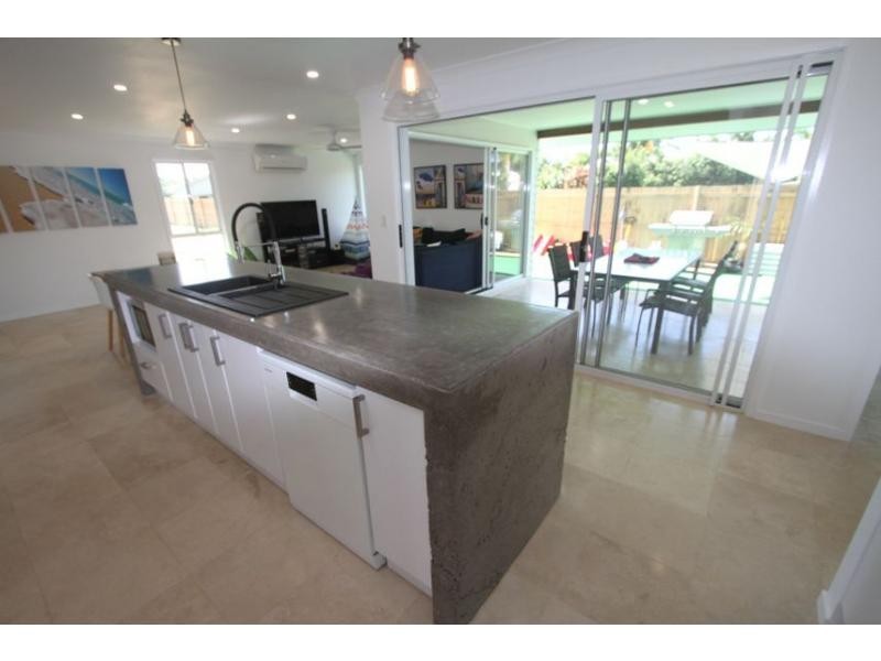 12 Voyager Street, South Mission Beach QLD 4852