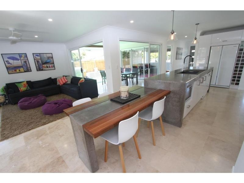 12 Voyager Street, South Mission Beach QLD 4852