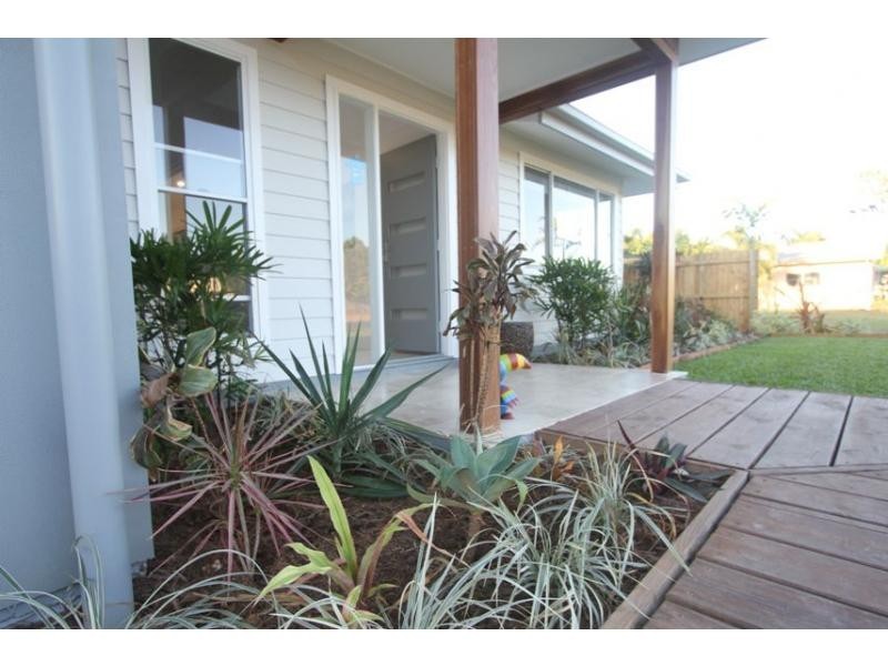 12 Voyager Street, South Mission Beach QLD 4852