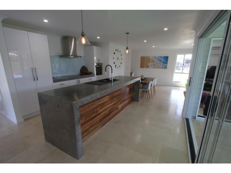 12 Voyager Street, South Mission Beach QLD 4852