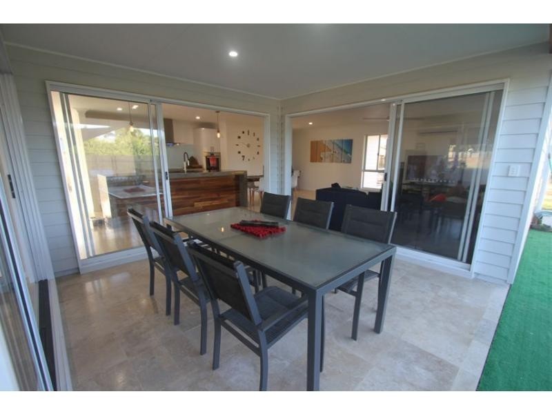 12 Voyager Street, South Mission Beach QLD 4852