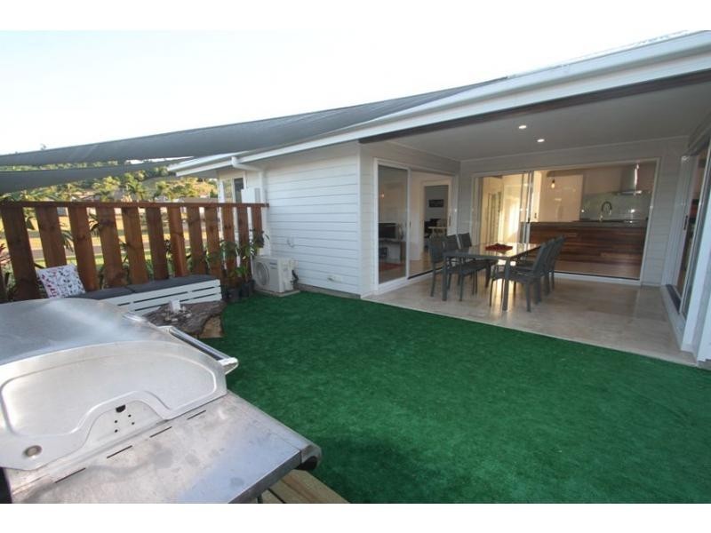 12 Voyager Street, South Mission Beach QLD 4852