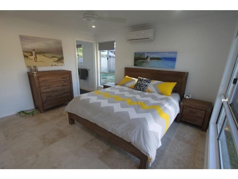 12 Voyager Street, South Mission Beach QLD 4852