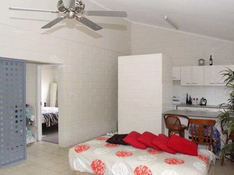 15 Seafarer Street, South Mission Beach QLD 4852