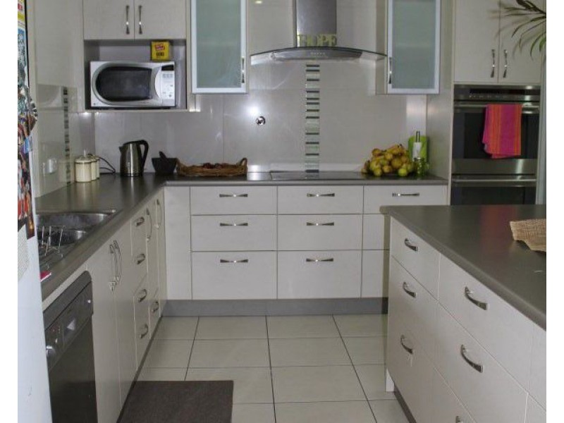 1 Golf Course Street, El Arish QLD 4855