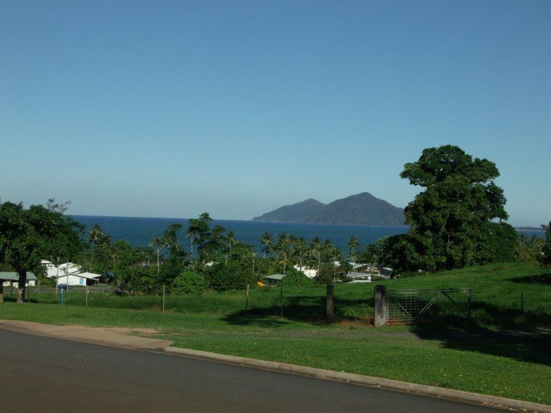 9 Rise Crescent, Mission Beach QLD 4852