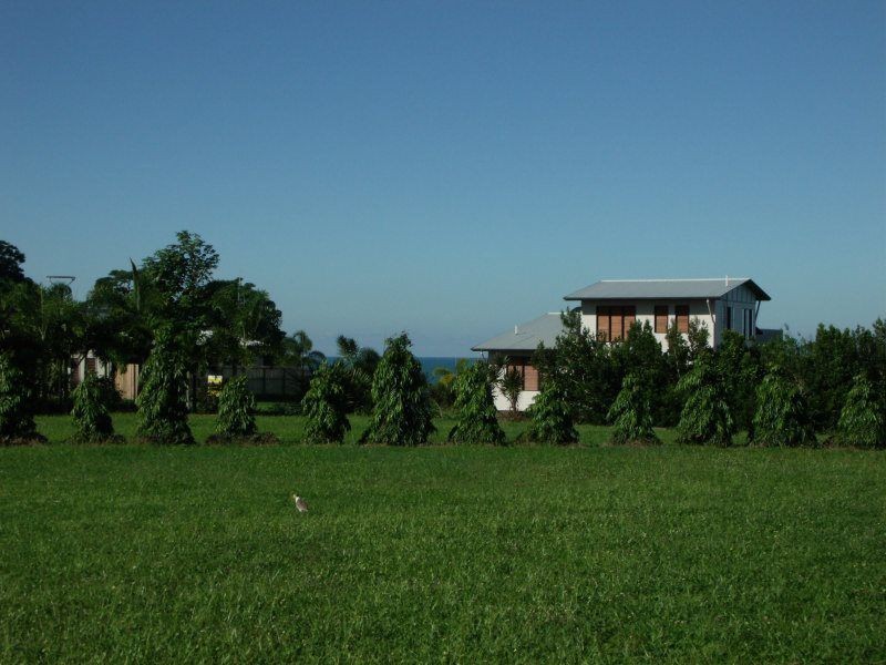 9 Rise Crescent, Mission Beach QLD 4852