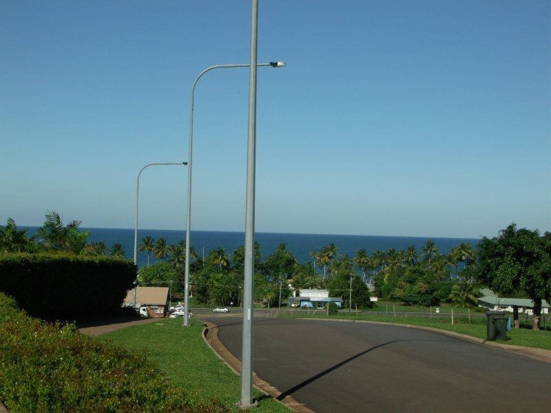 9 Rise Crescent, Mission Beach QLD 4852