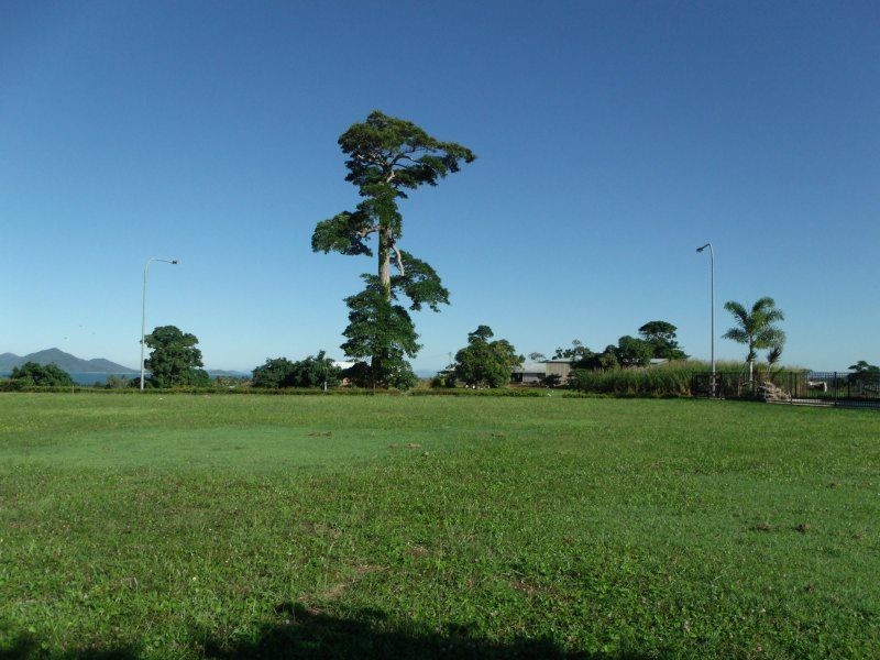 9 Rise Crescent, Mission Beach QLD 4852