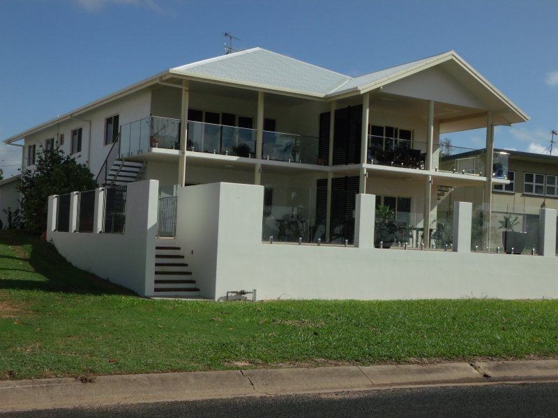 3/112 Kennedy Esplanade, South Mission Beach QLD 4852