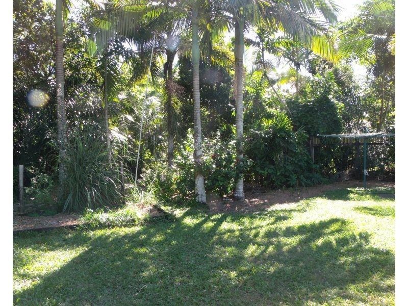 29 Pacific Parade, Mission Beach QLD 4852