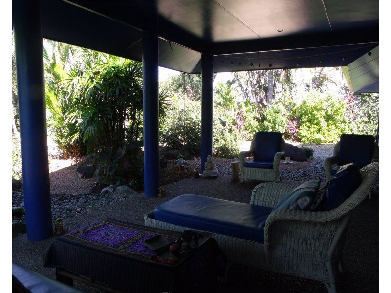 29 Pacific Parade, Mission Beach QLD 4852