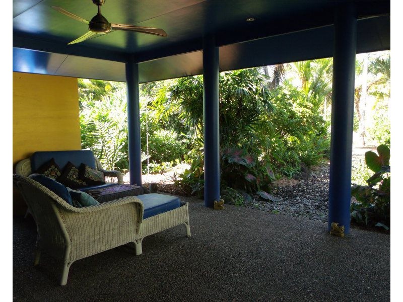 29 Pacific Parade, Mission Beach QLD 4852