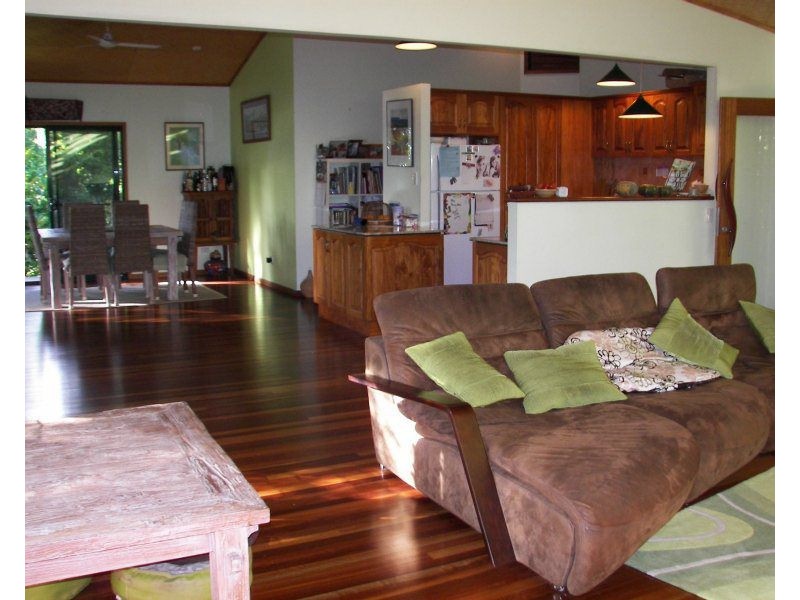 79 Cutten Street, Bingil Bay QLD 4852