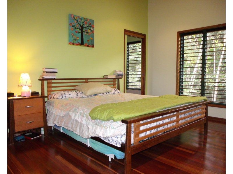 79 Cutten Street, Bingil Bay QLD 4852