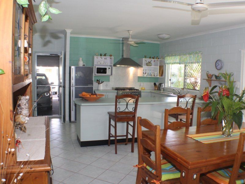 32 Holland Street, Wongaling Beach QLD 4852