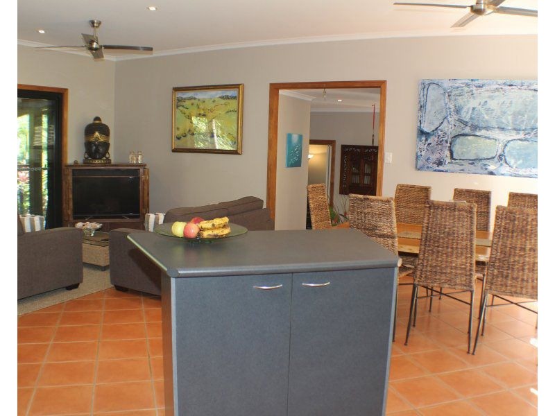 1/627 Bingil Bay Road, Bingil Bay QLD 4852