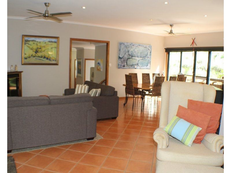 1/627 Bingil Bay Road, Bingil Bay QLD 4852