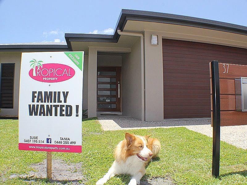 37 Midshipman Street, South Mission Beach QLD 4852