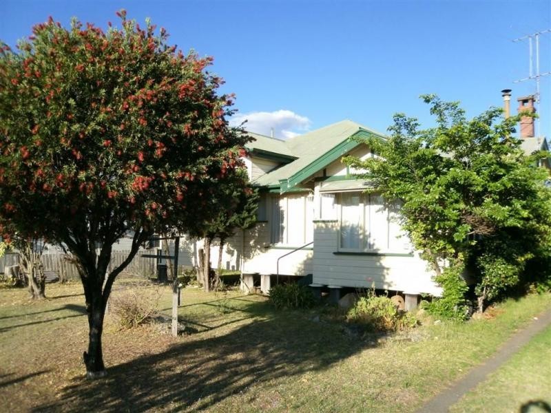 76 Albion Street, Warwick QLD 4370