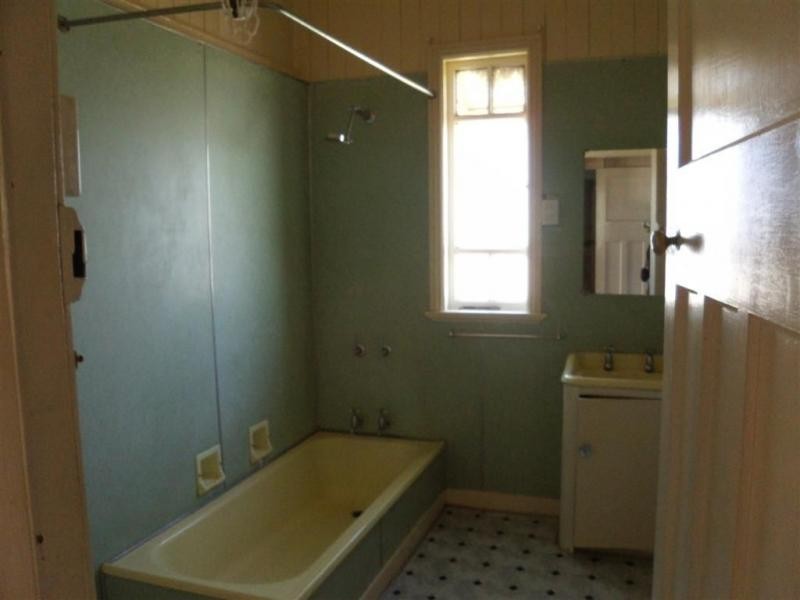 76 Albion Street, Warwick QLD 4370