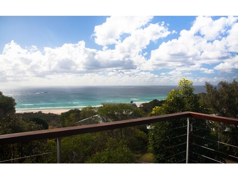 8 Pratt Court, Point Lookout, Point Lookout QLD 4183