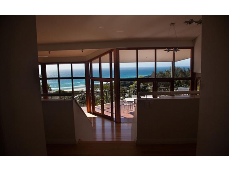 8 Pratt Court, Point Lookout, Point Lookout QLD 4183