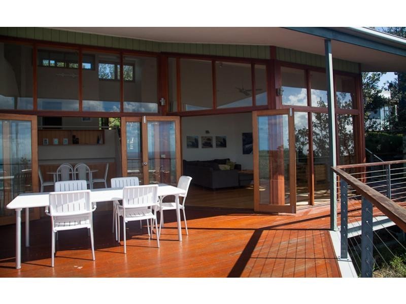 8 Pratt Court, Point Lookout, Point Lookout QLD 4183