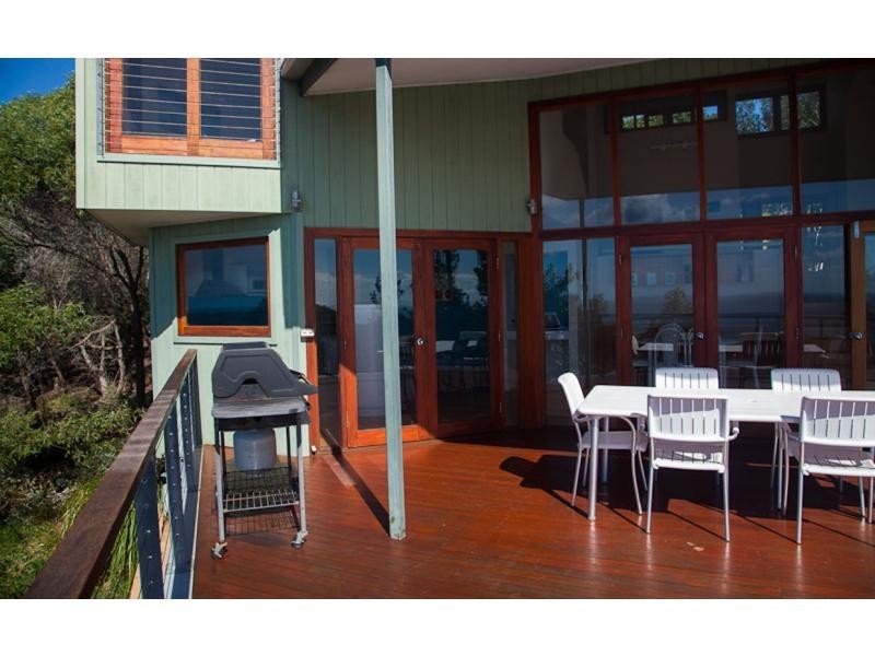 8 Pratt Court, Point Lookout, Point Lookout QLD 4183
