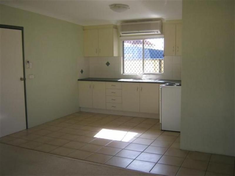 Unit 2/13 Cecil Street, Warwick QLD 4370